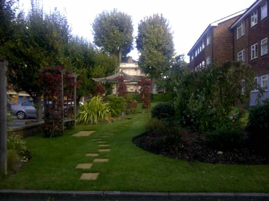 Grounds Maintenance London GraftinGardeners